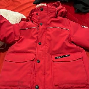Canada Goose kid Coat in 6-7 Ree